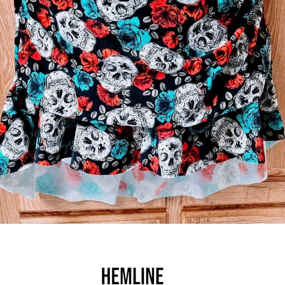 TORRID 3X Vintage Gothic Multi-Color 🌹 SKULL Printl Extra Long Ruched Swim Top - Picture 10 of 16